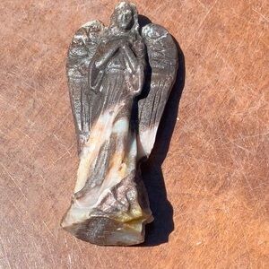 QUARTZ HAND CARVED ANGEL